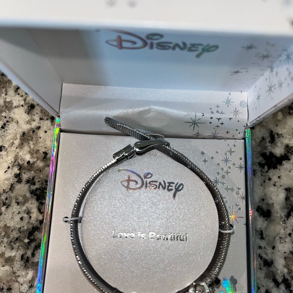 Disney Minnie Mouse Moveable Charm thick band bracelet - Picture 2 of 3